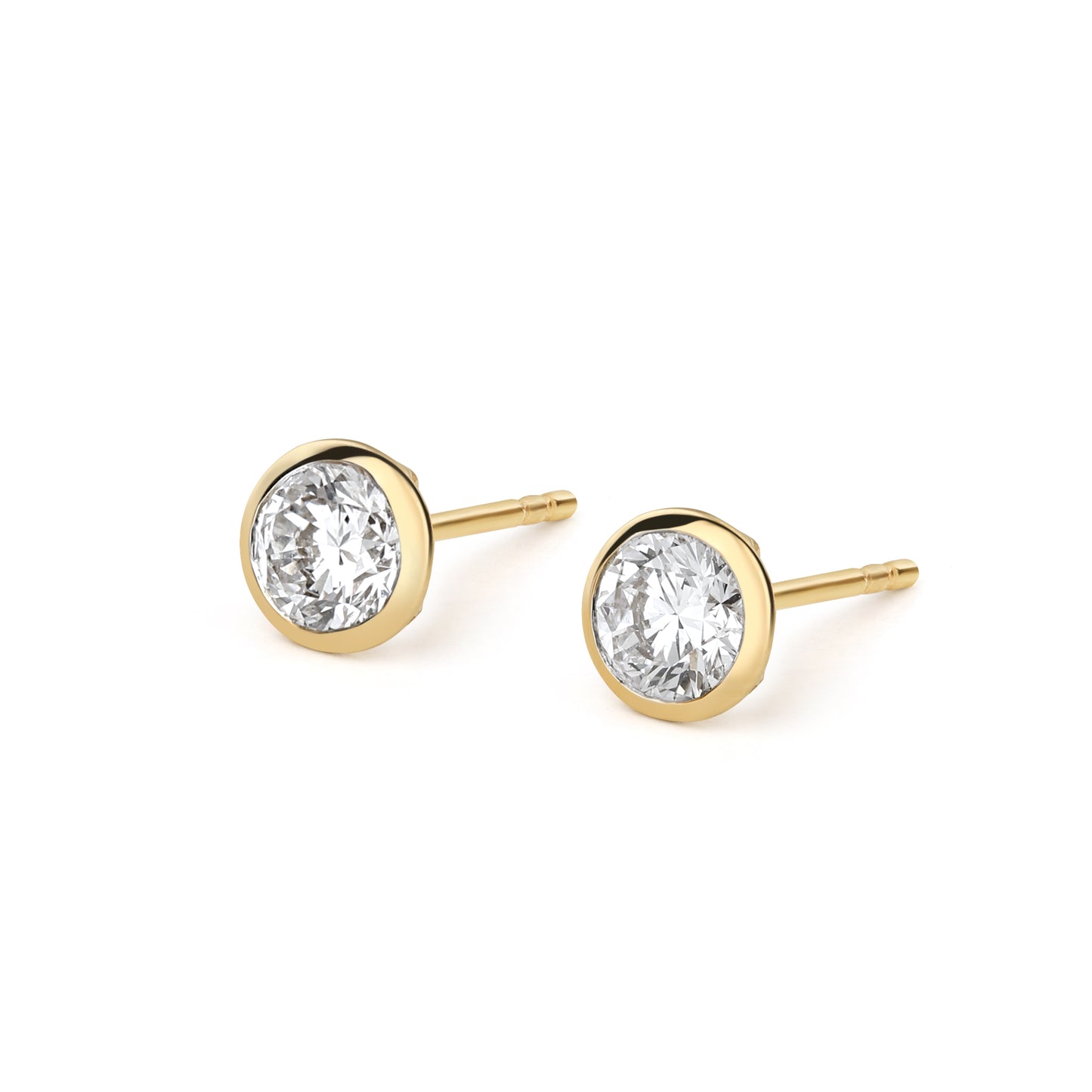 50 Pointer Round Bezel Solitaire Studs