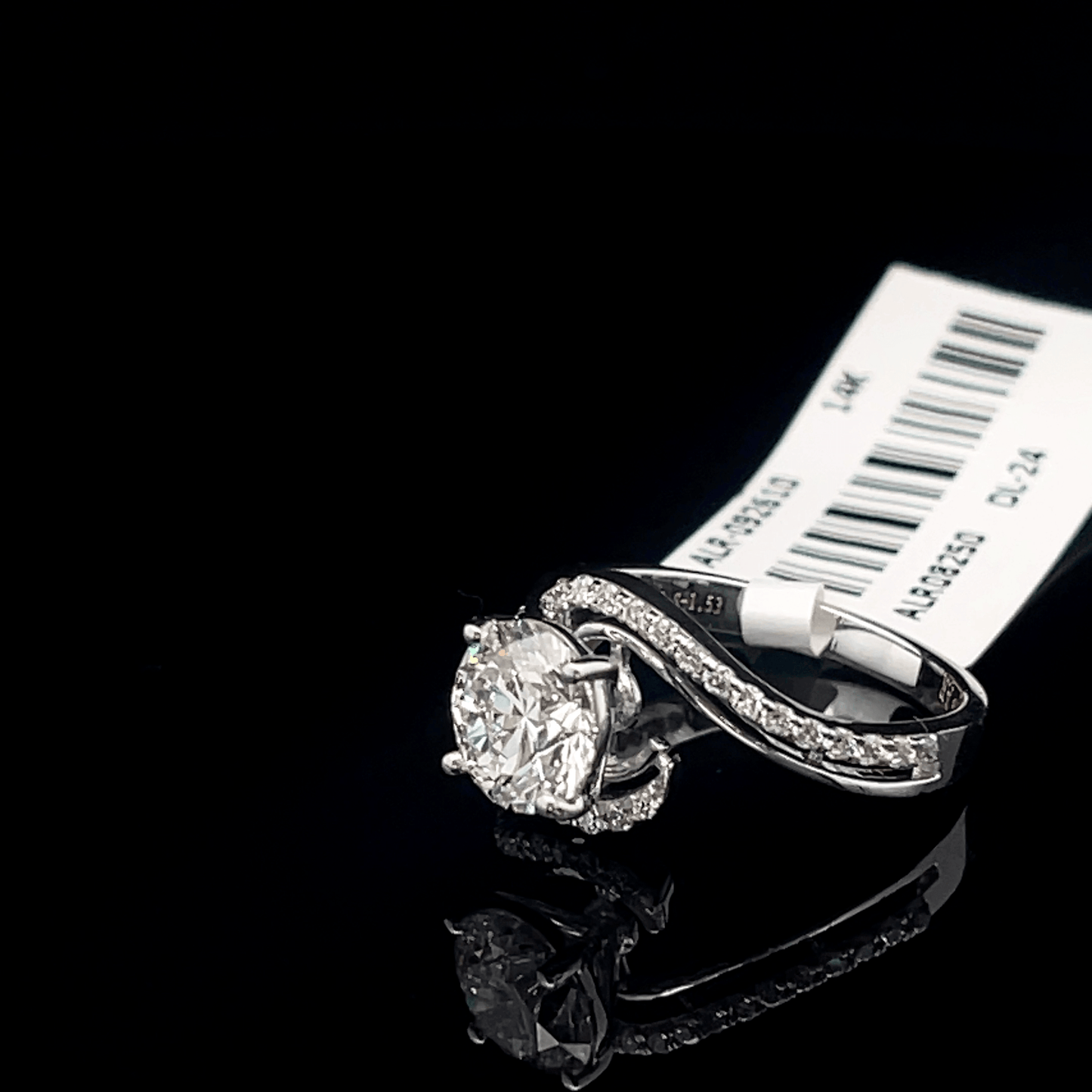 Round Solitaire Diamond Curved Twist Band Ring