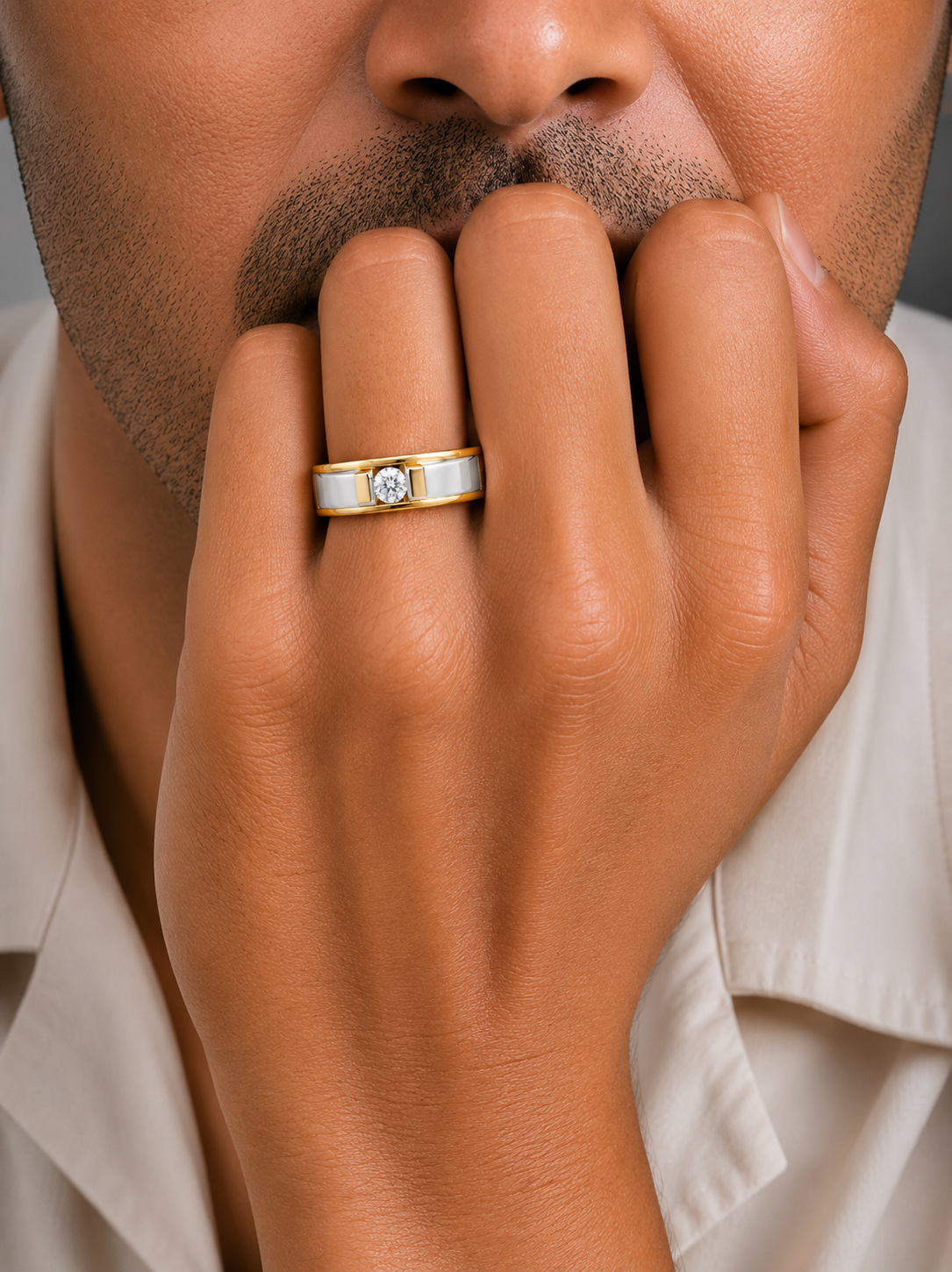 Elegant Round Solitaire Gold Band