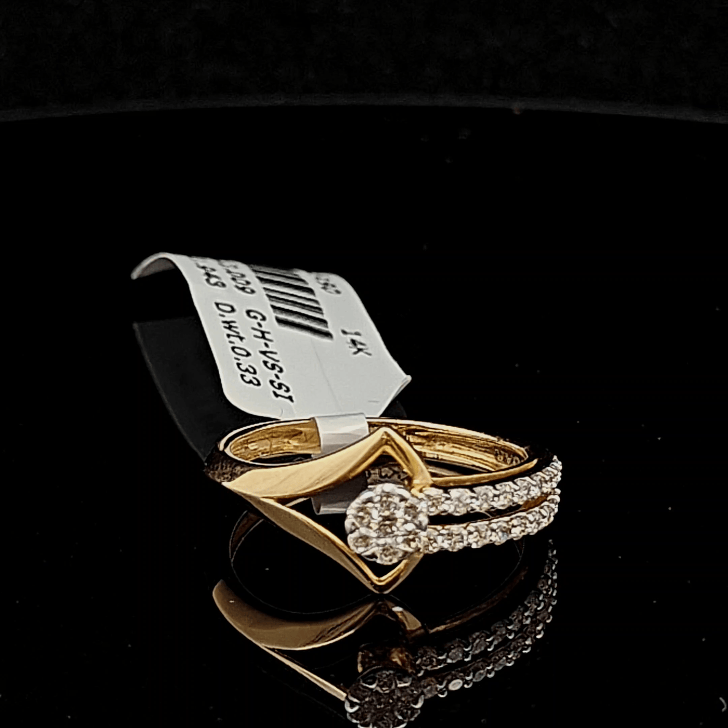 Elegant Pavé Diamond Everyday Ring