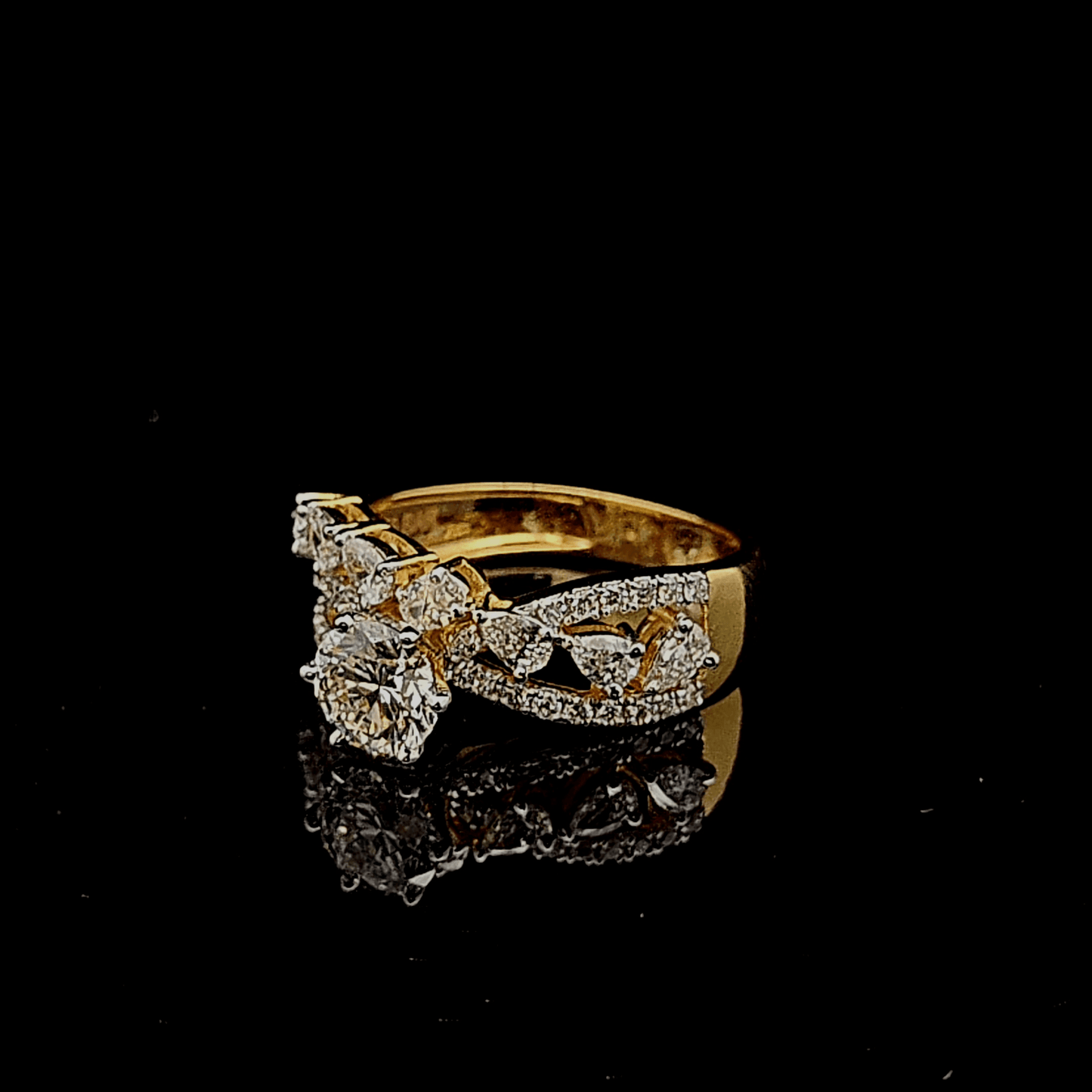 Round Cut Diamond Engagement Ring with Leaf Design Band